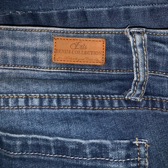 Modern Vintage Iris Jean Ripped - Picture 3 of 4